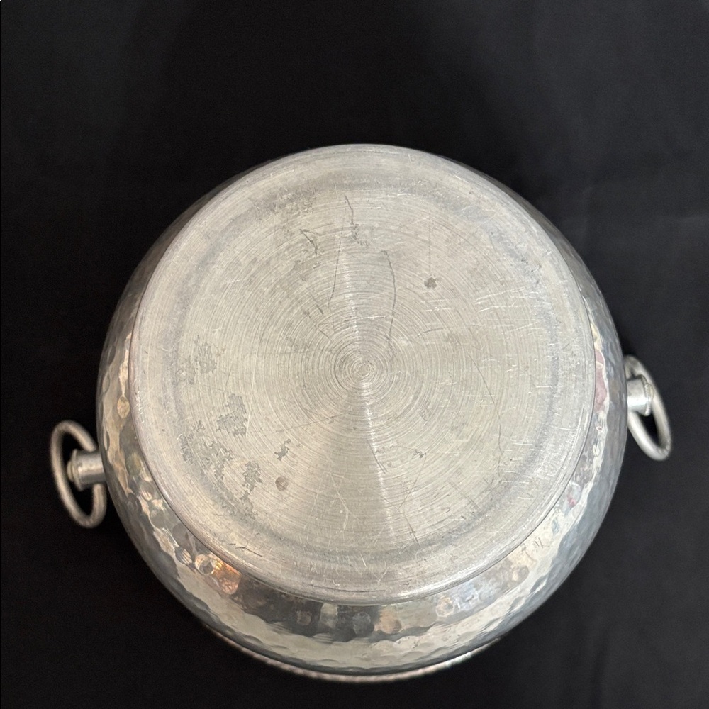 Vintage Hammered Aluminum Ice Bucket - Picture 10 of 11
